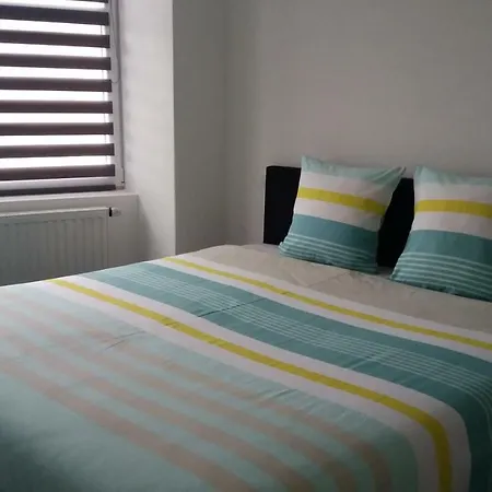 Nieuw 2 Slaapkamer 90 M² Apartamento